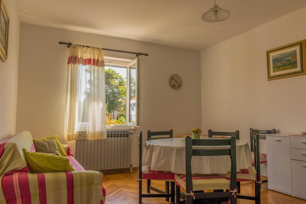 Apartments White & Green In Malinska Extérieur photo