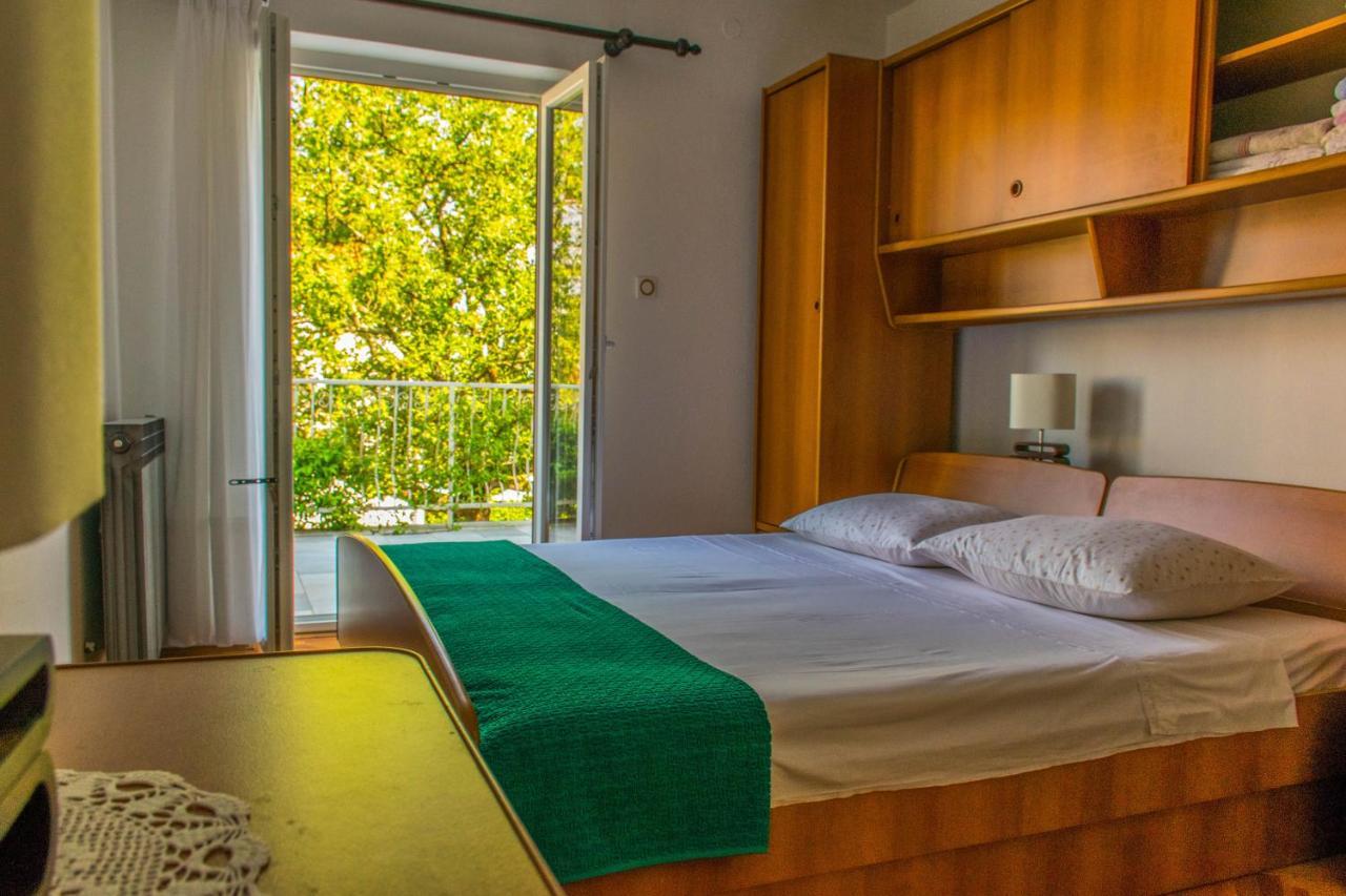 Apartments White & Green In Malinska Extérieur photo