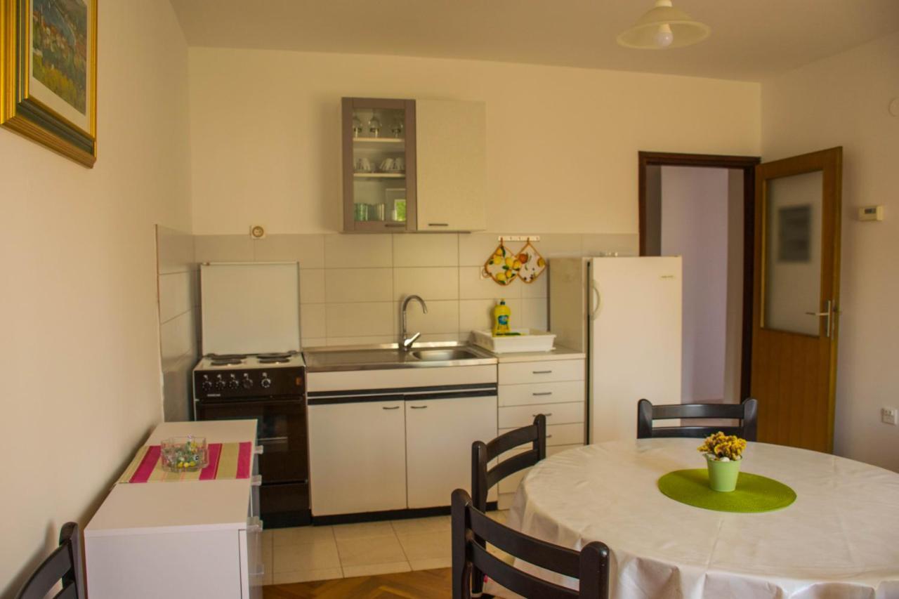 Apartments White & Green In Malinska Extérieur photo