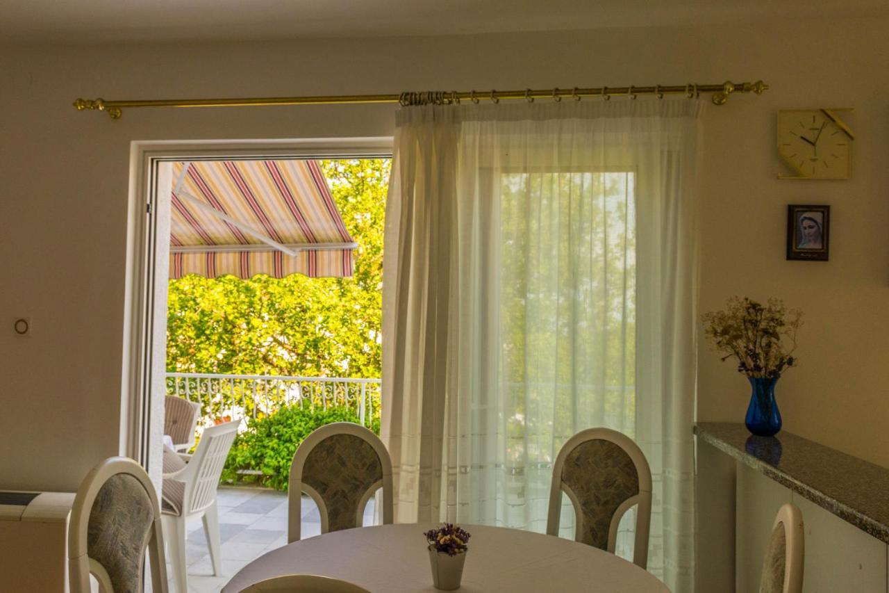 Apartments White & Green In Malinska Extérieur photo