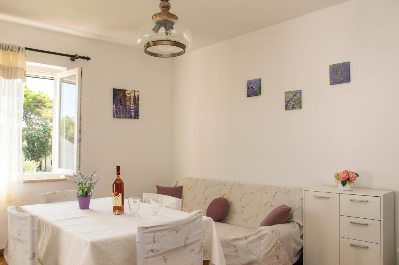 Apartments White & Green In Malinska Extérieur photo