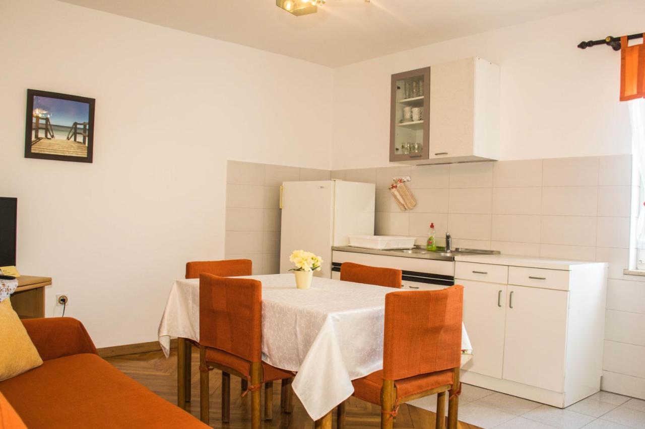 Apartments White & Green In Malinska Extérieur photo