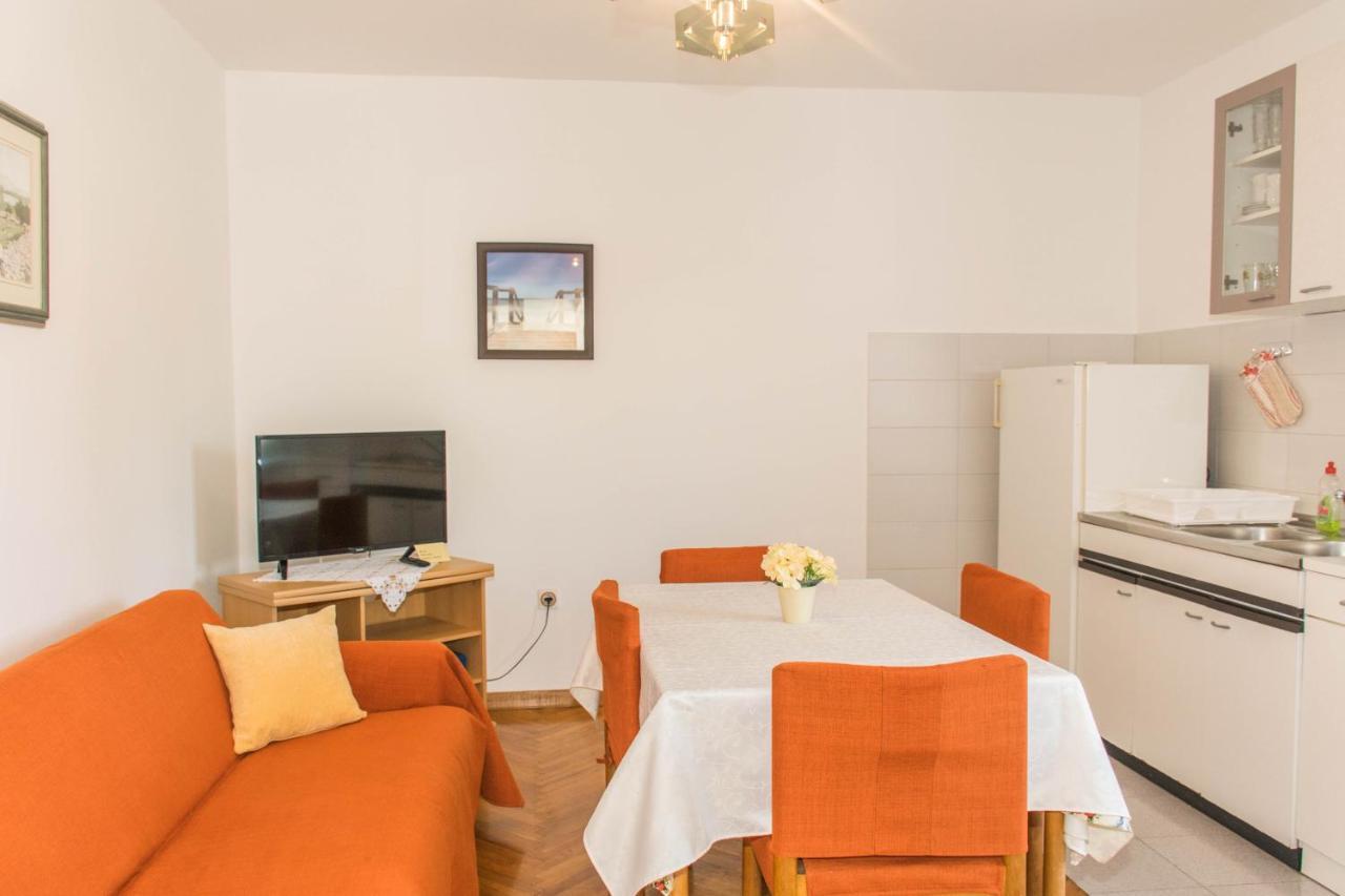 Apartments White & Green In Malinska Extérieur photo