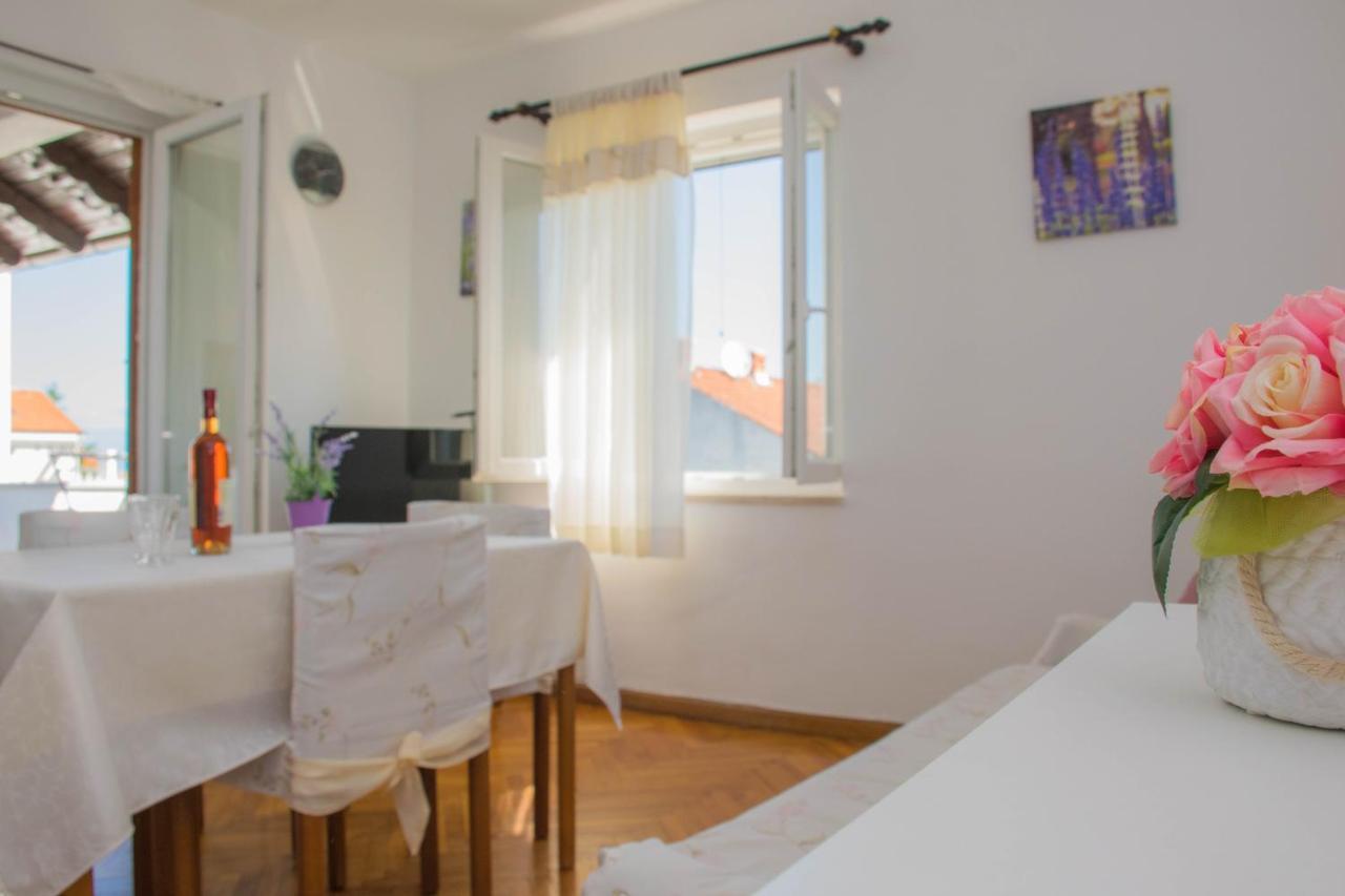 Apartments White & Green In Malinska Extérieur photo