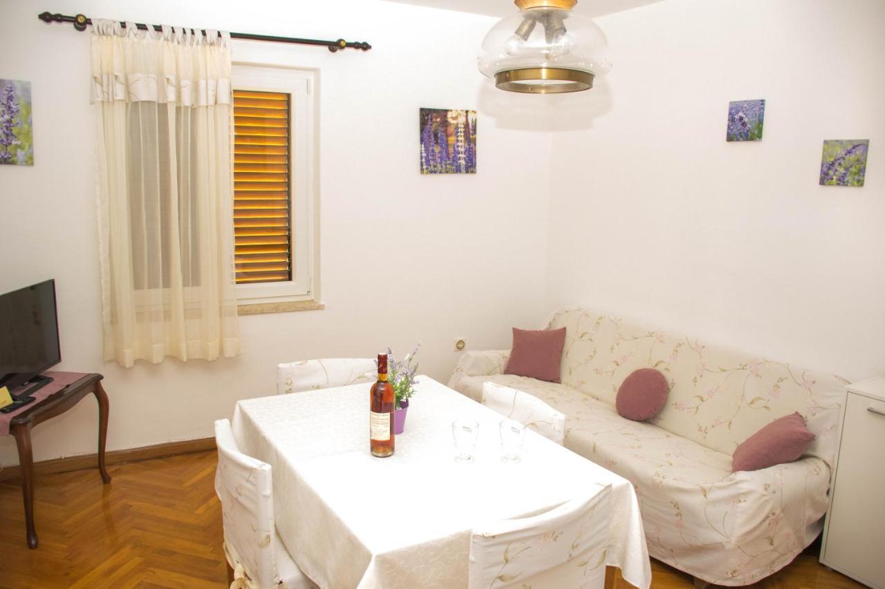 Apartments White & Green In Malinska Extérieur photo