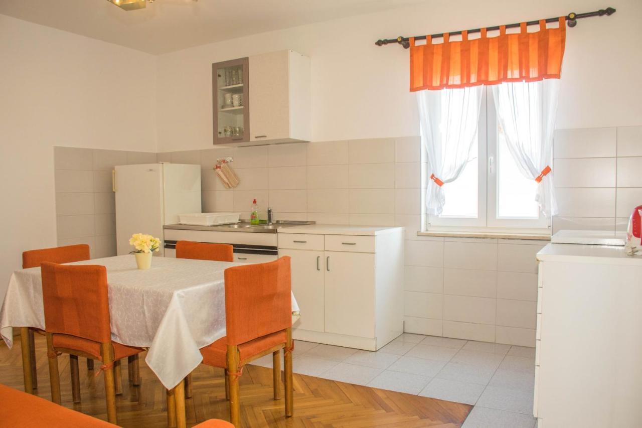 Apartments White & Green In Malinska Extérieur photo